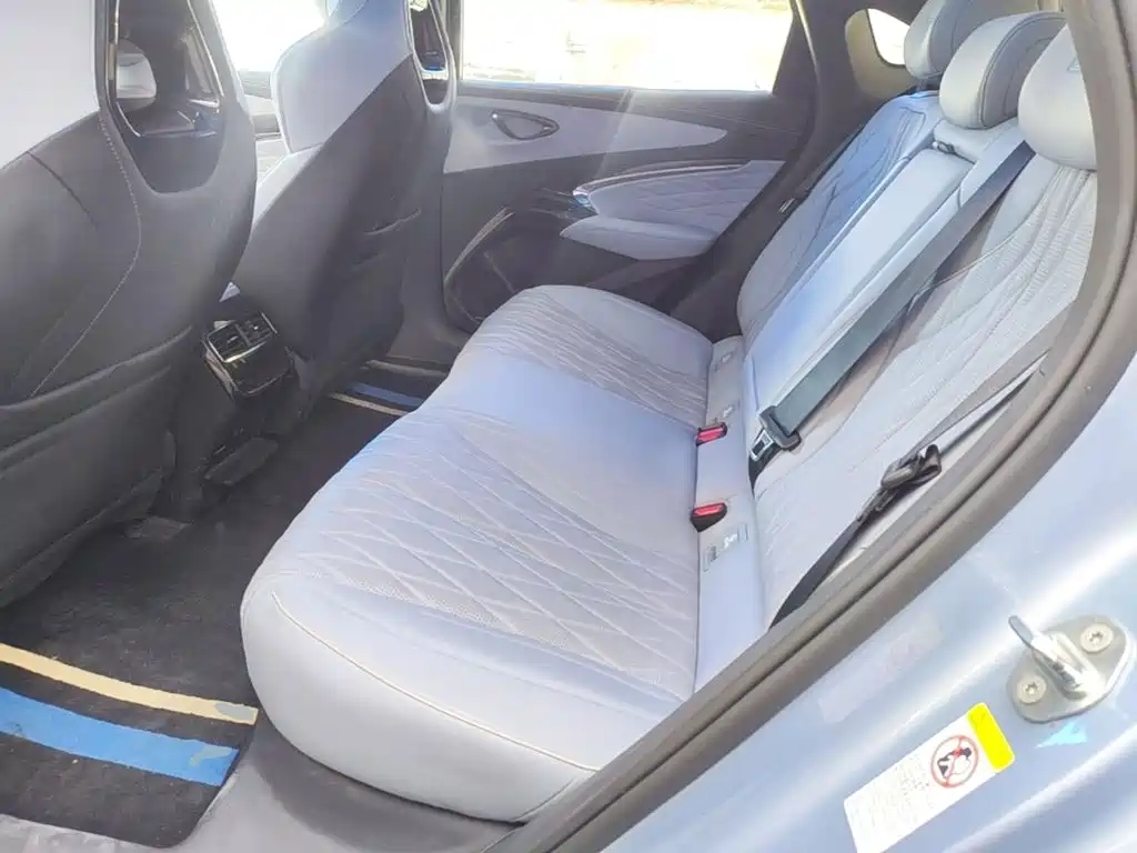 BYD Seal — фото 13