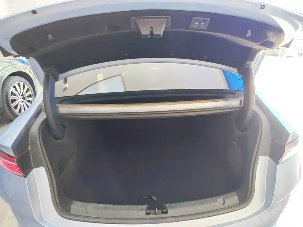 BYD Seal — фото 15