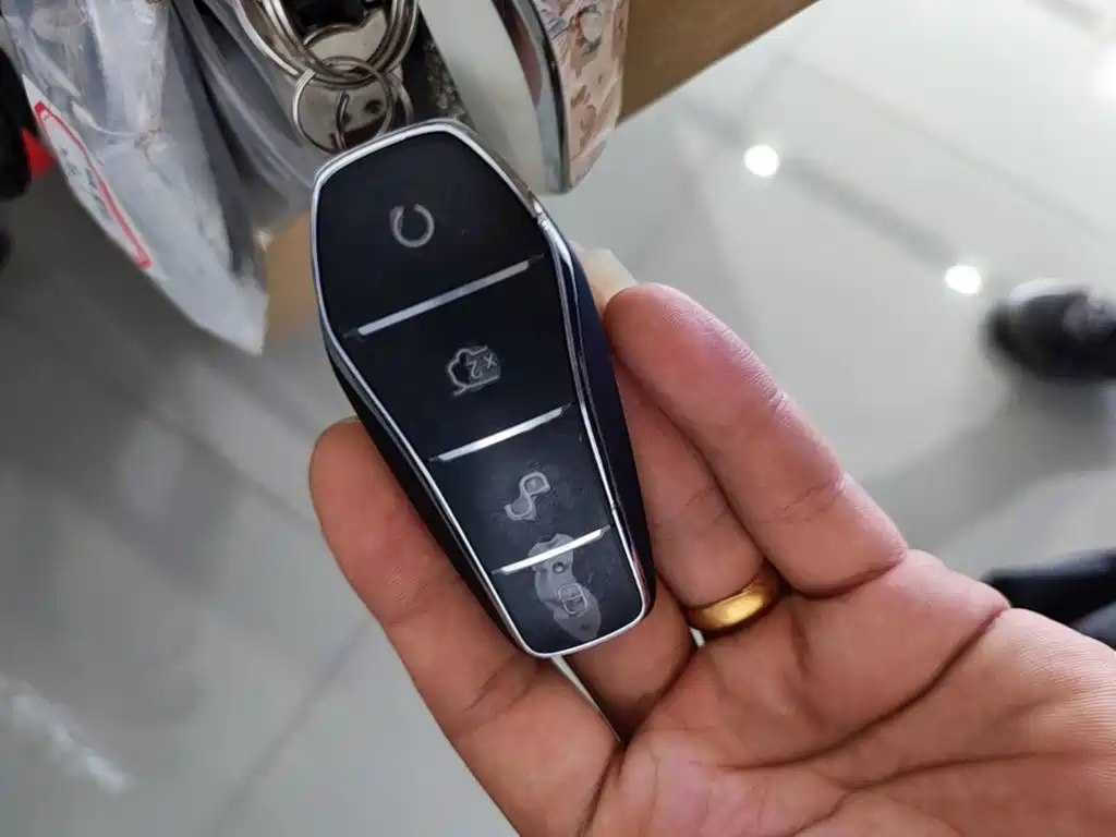 BYD Seal — фото 17
