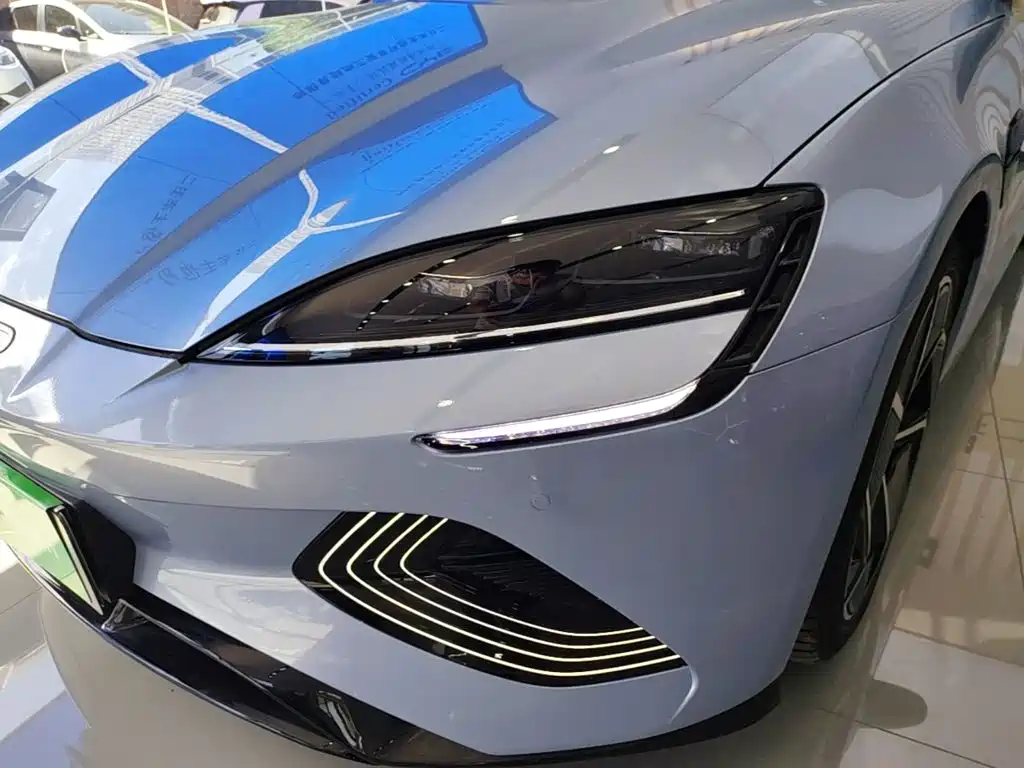BYD Seal — фото 18