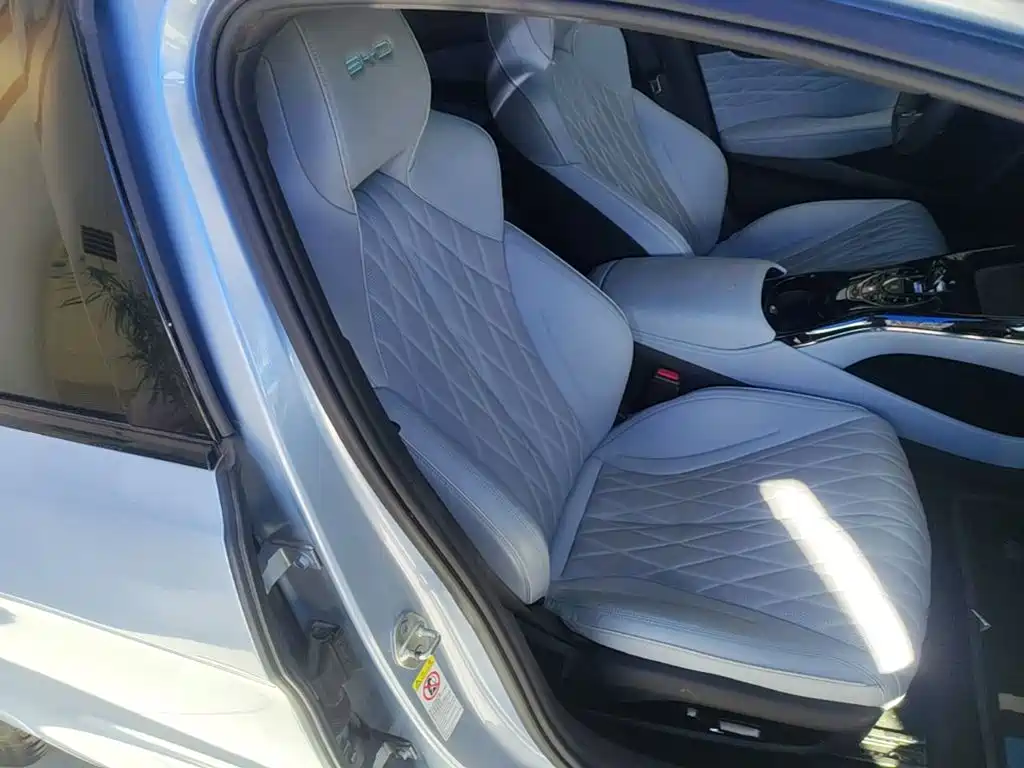 BYD Seal — фото 20