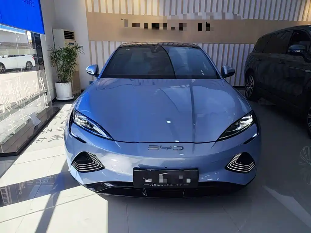BYD Seal — фото 3