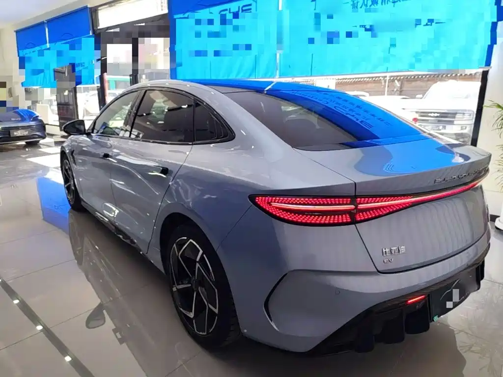 BYD Seal — фото 23
