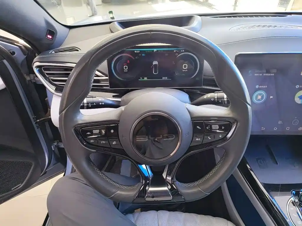 BYD Seal — фото 7