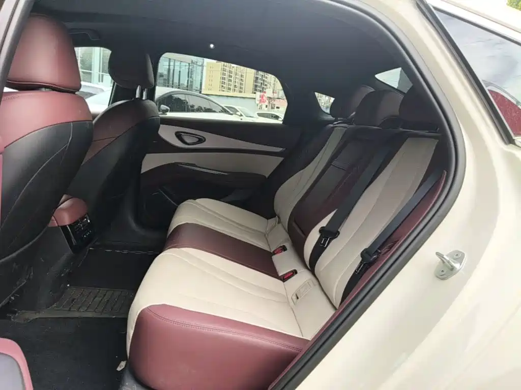 BYD Seal 07 DM-i — фото 17