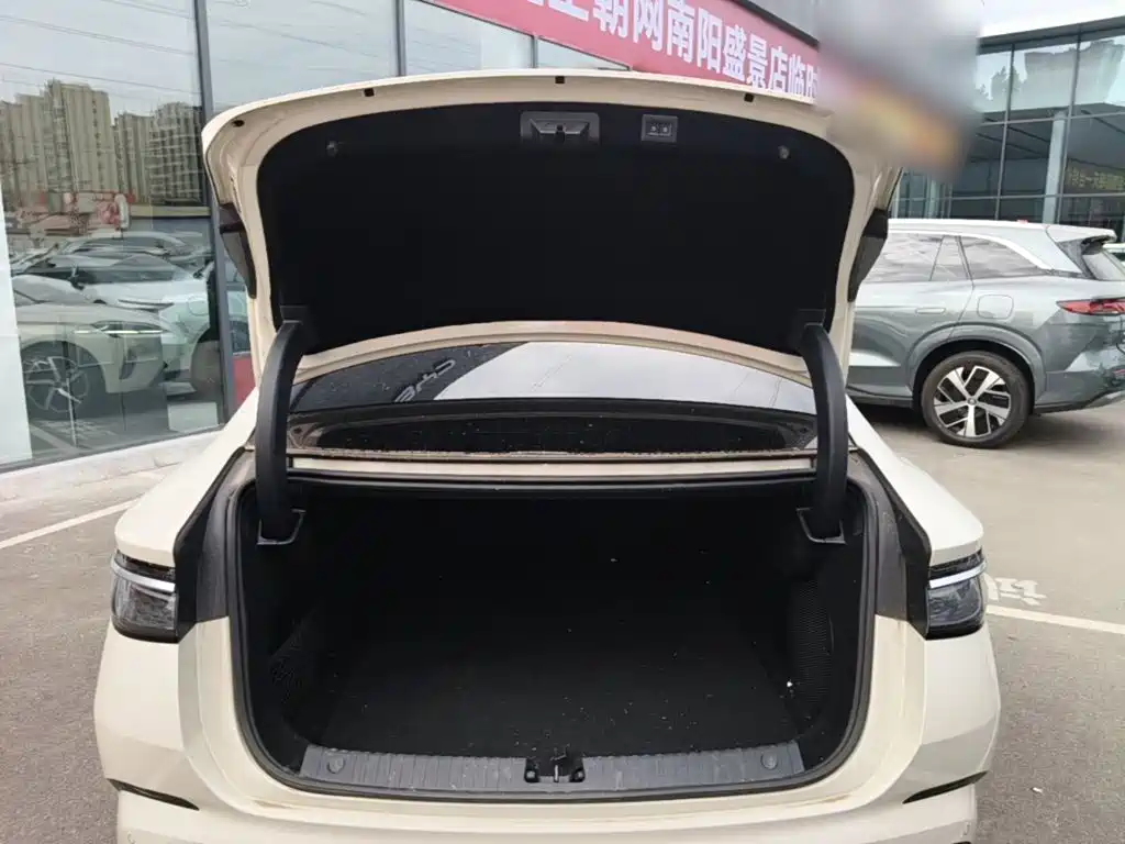 BYD Seal 07 DM-i — фото 19