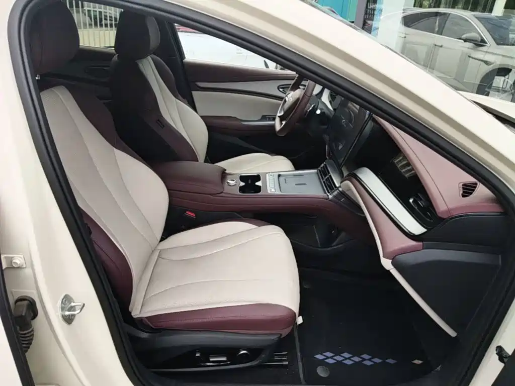 BYD Seal 07 DM-i — фото 25