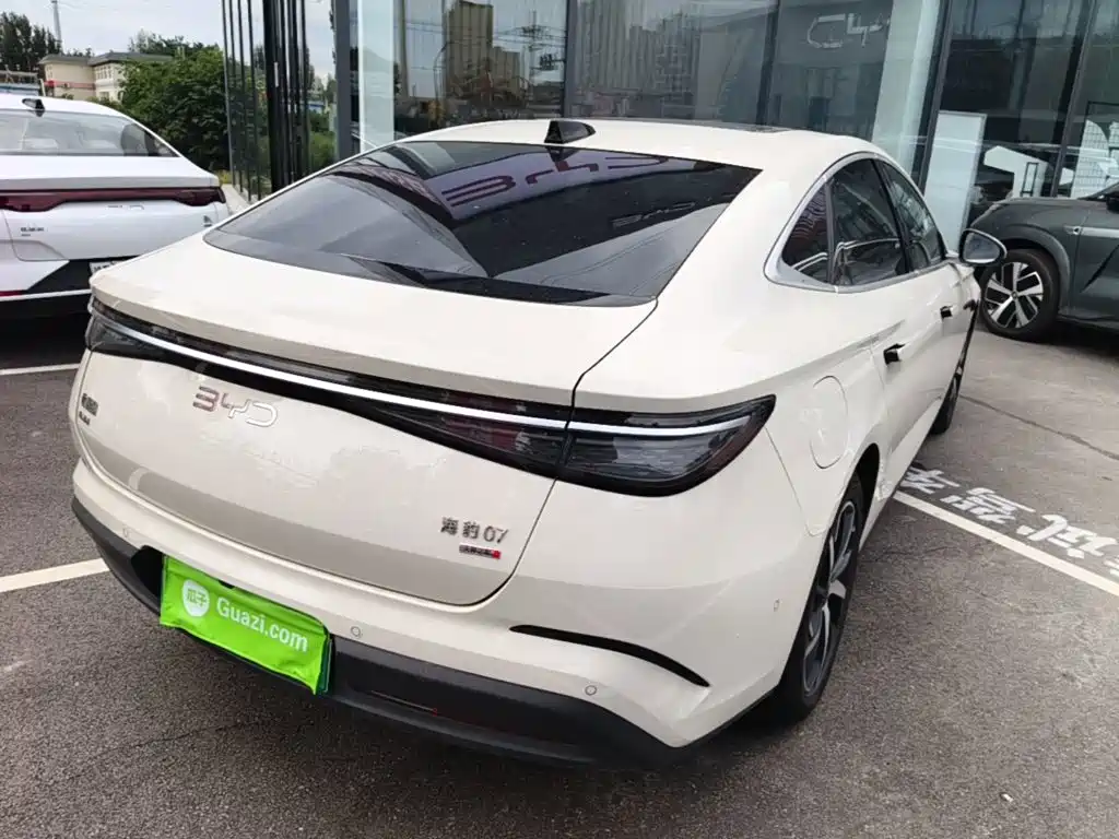 BYD Seal 07 DM-i — фото 7