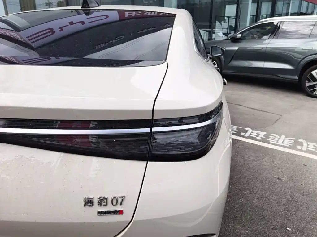 BYD Seal 07 DM-i — фото 8