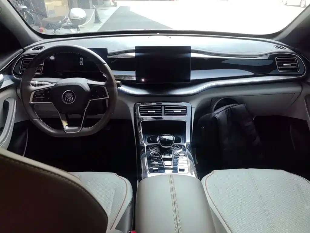 BYD Qin PLUS — фото 10