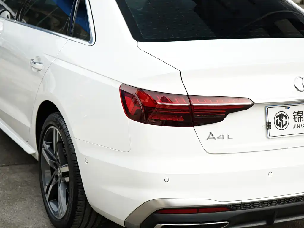 Audi A4L — фото 18