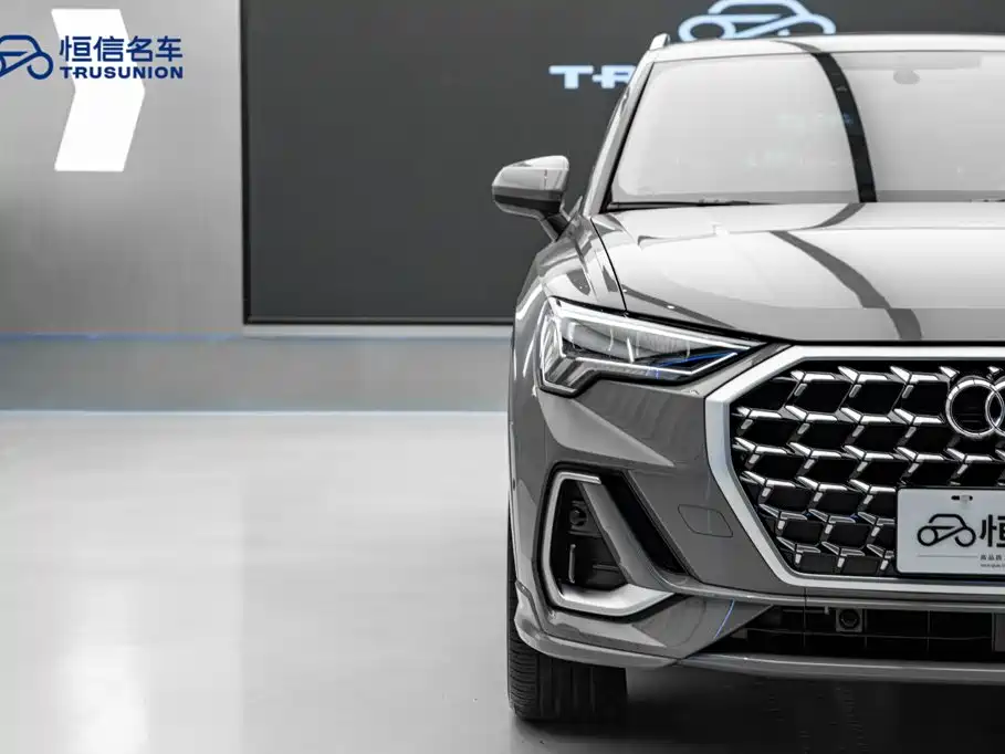 Audi Q3 — фото 4