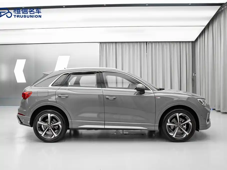 Audi Q3 — фото 8