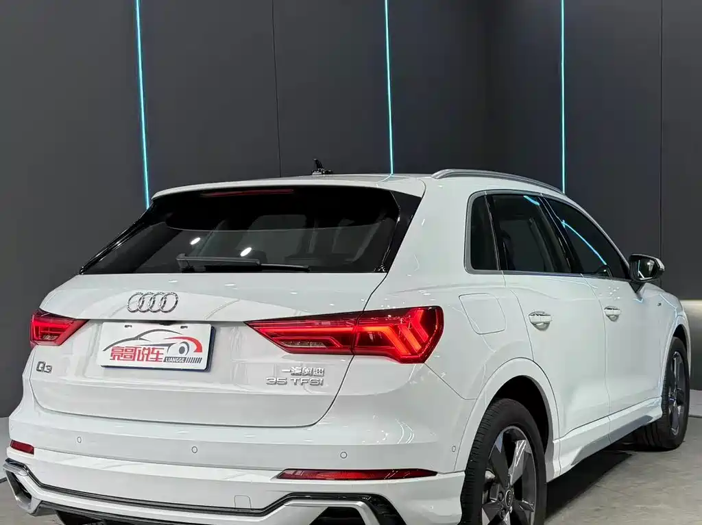 Audi Q3 — фото 8