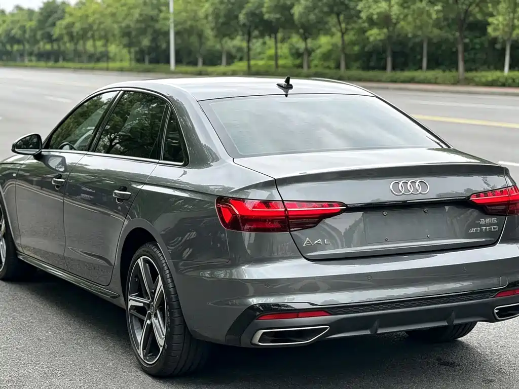 Audi A4L — фото 4