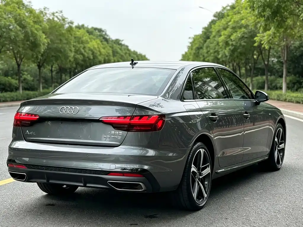 Audi A4L — фото 5