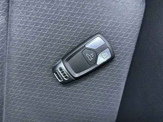 Audi Q5L Sportback — фото 9