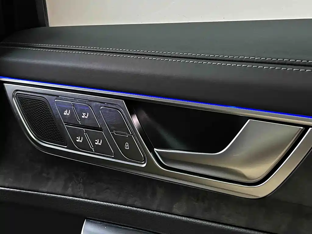 Audi A6L — фото 29