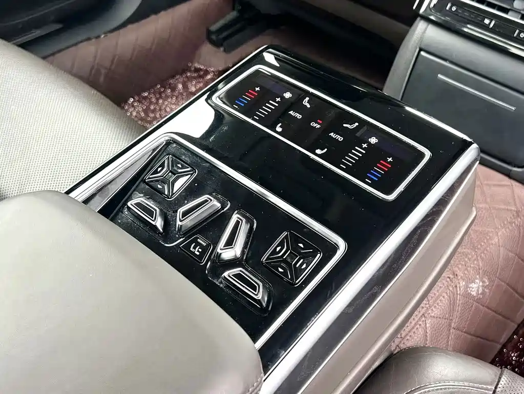 Audi A8 — фото 14