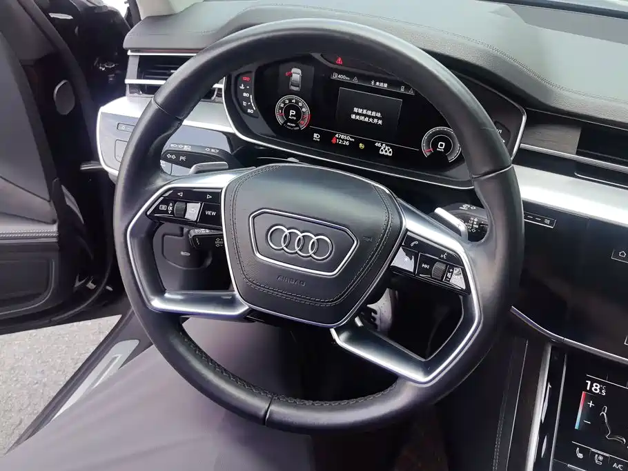 Audi A8 — фото 15