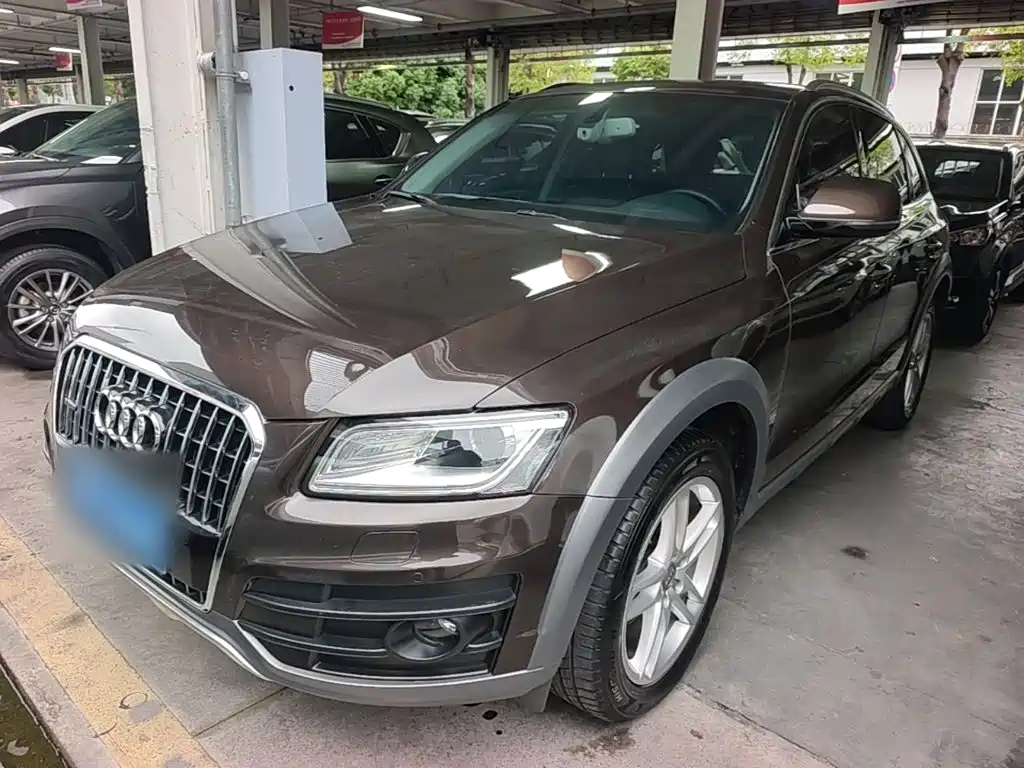 Audi Q5 — фото 1