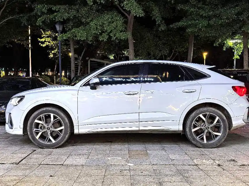 Audi Q3 Sportback — фото 7