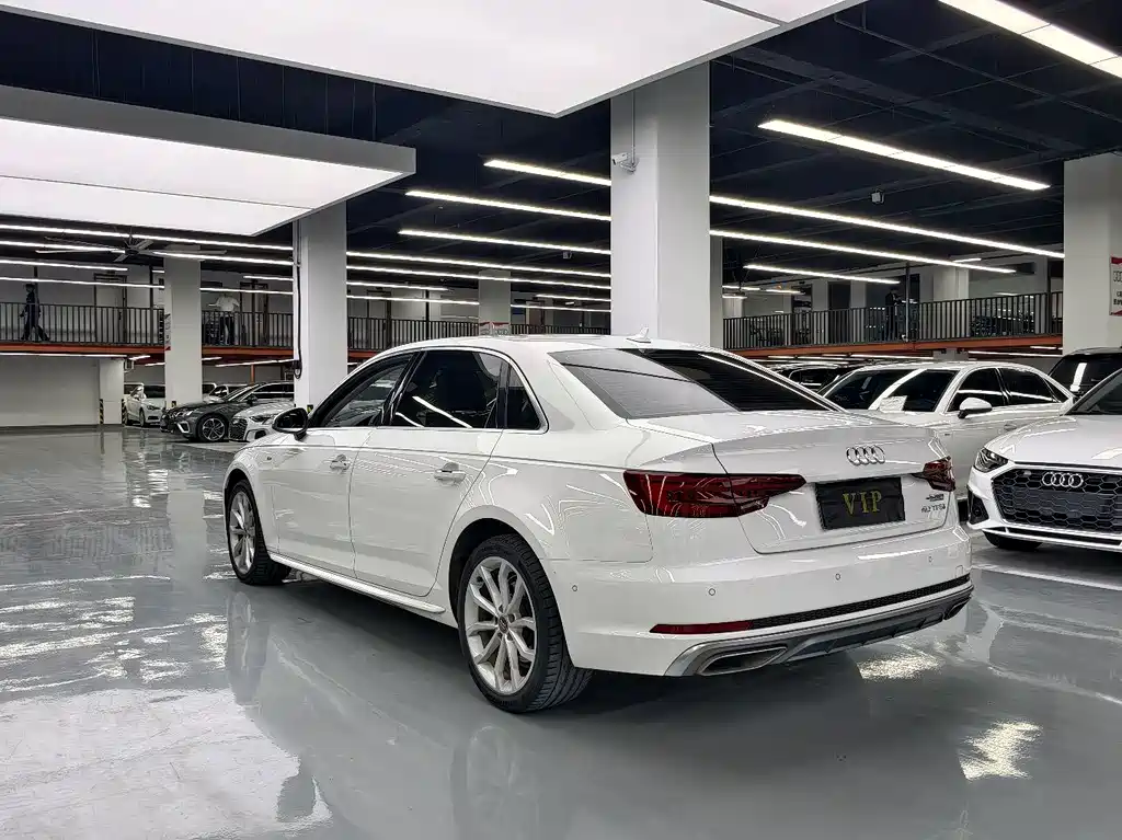 Audi A4L — фото 15