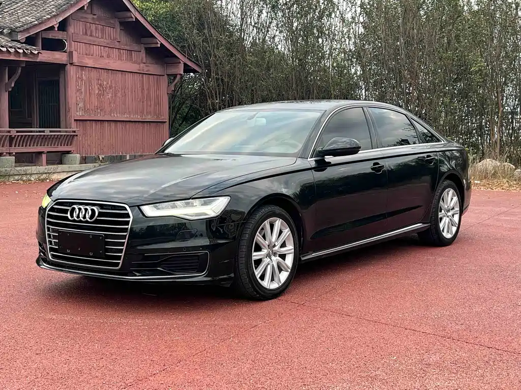 Audi A6L — фото 1