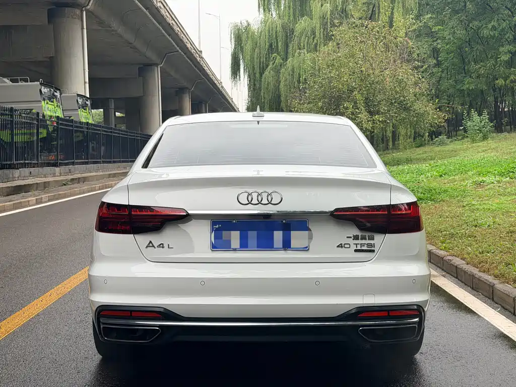 Audi A4L — фото 5