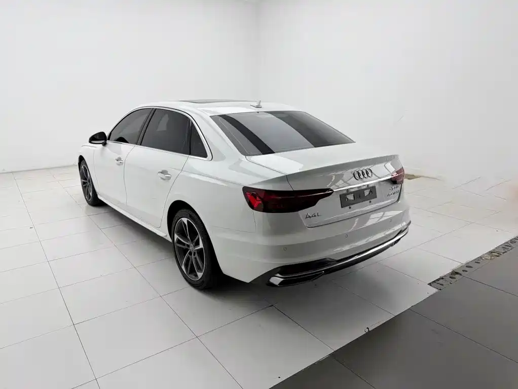 Audi A4L — фото 9