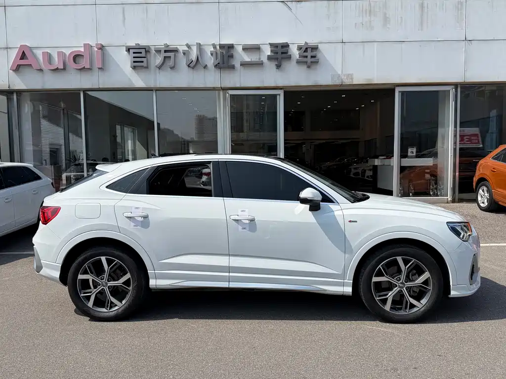 Audi Q3 Sportback — фото 6