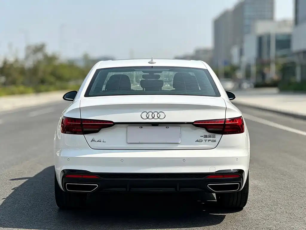 Audi A4L — фото 5