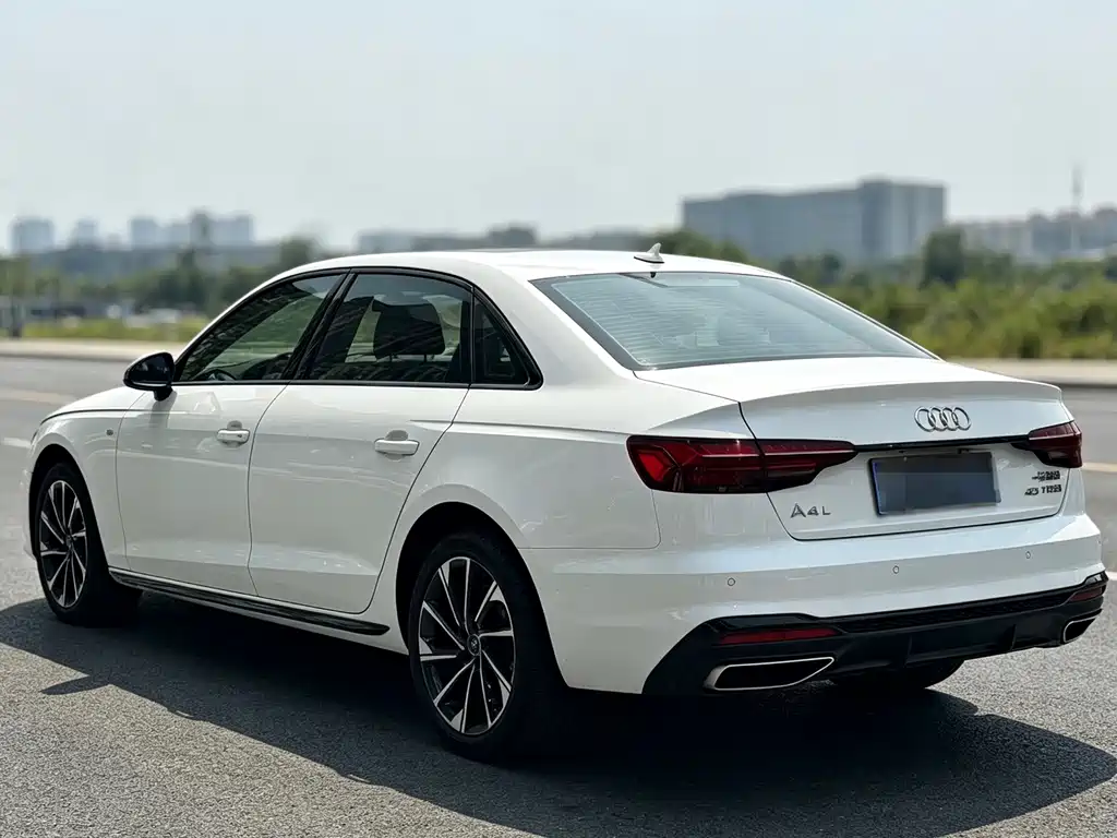 Audi A4L — фото 6