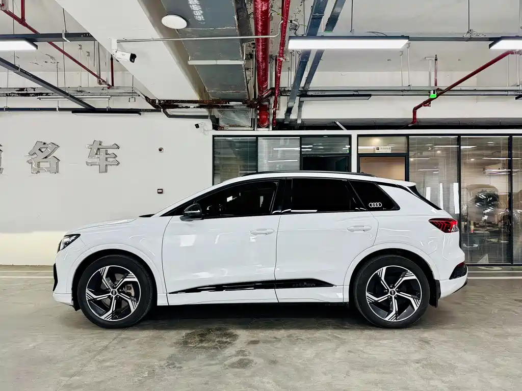 Audi Q4 e-tron — фото 4