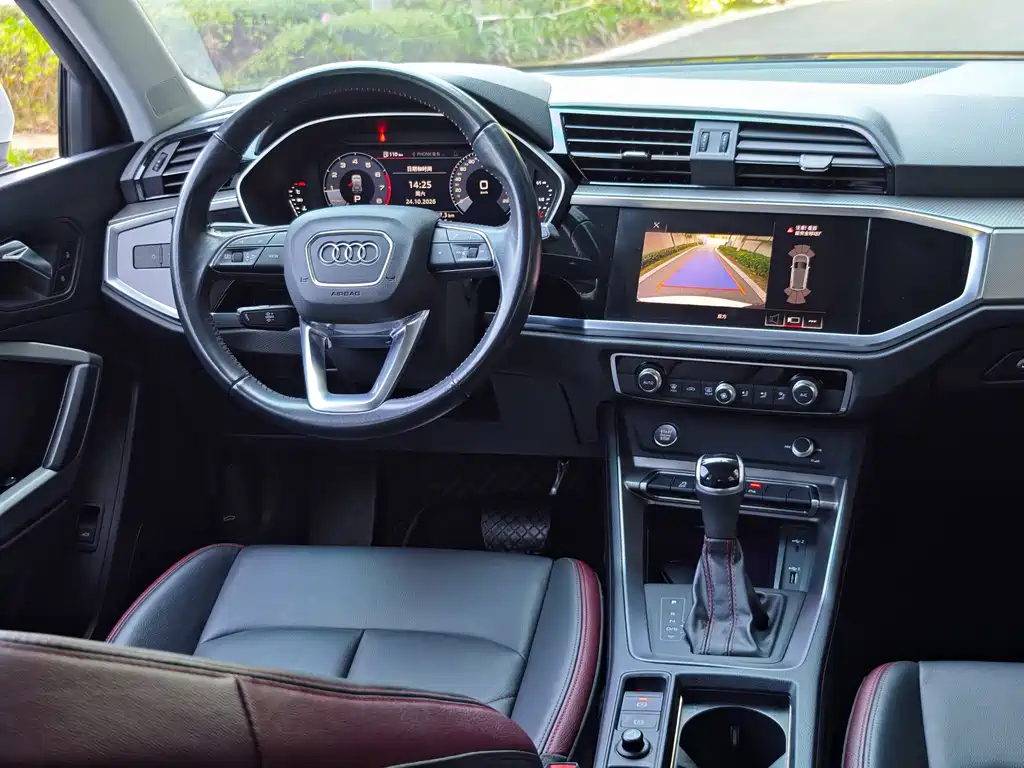 Audi Q3 — фото 14