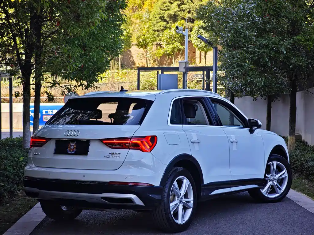 Audi Q3 — фото 6