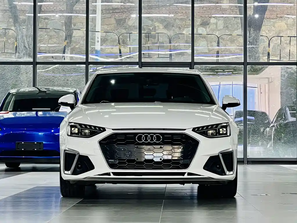 Audi A4L — фото 2