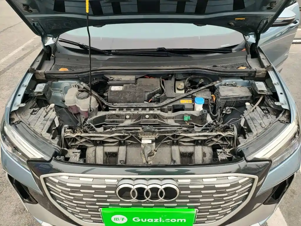 Audi Q4 e-tron — фото 19