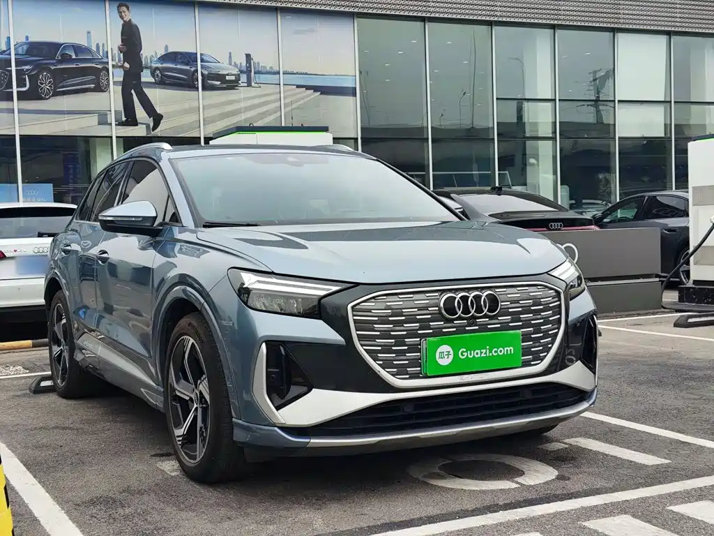 Audi Q4 e-tron — фото 3