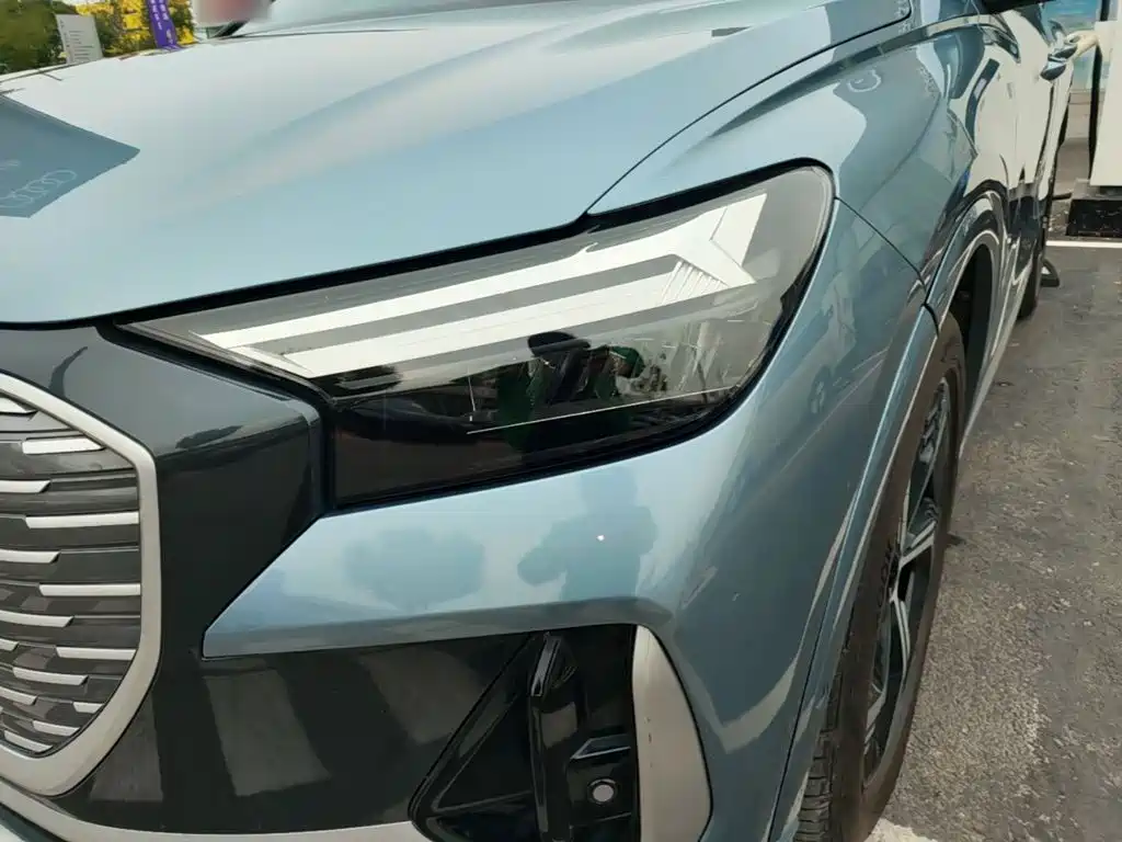 Audi Q4 e-tron — фото 23