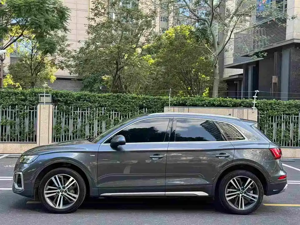 Audi Q5L — фото 3