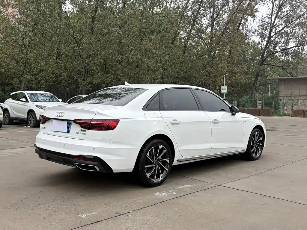 Audi A4L — фото 14