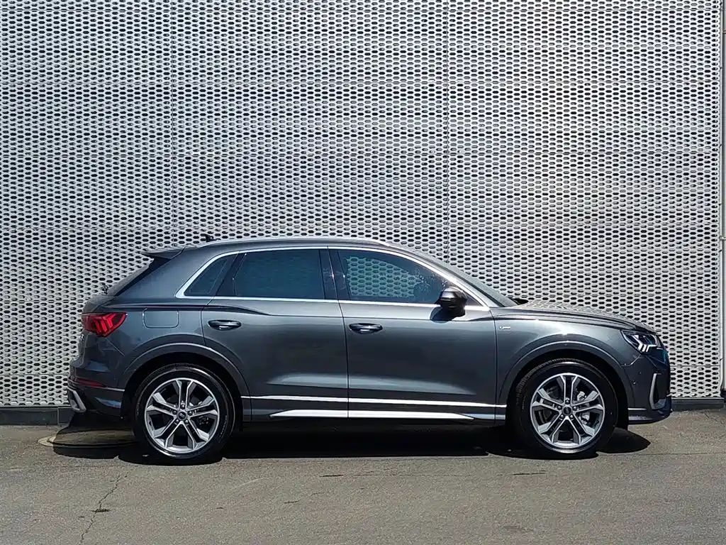 Audi Q3 — фото 3