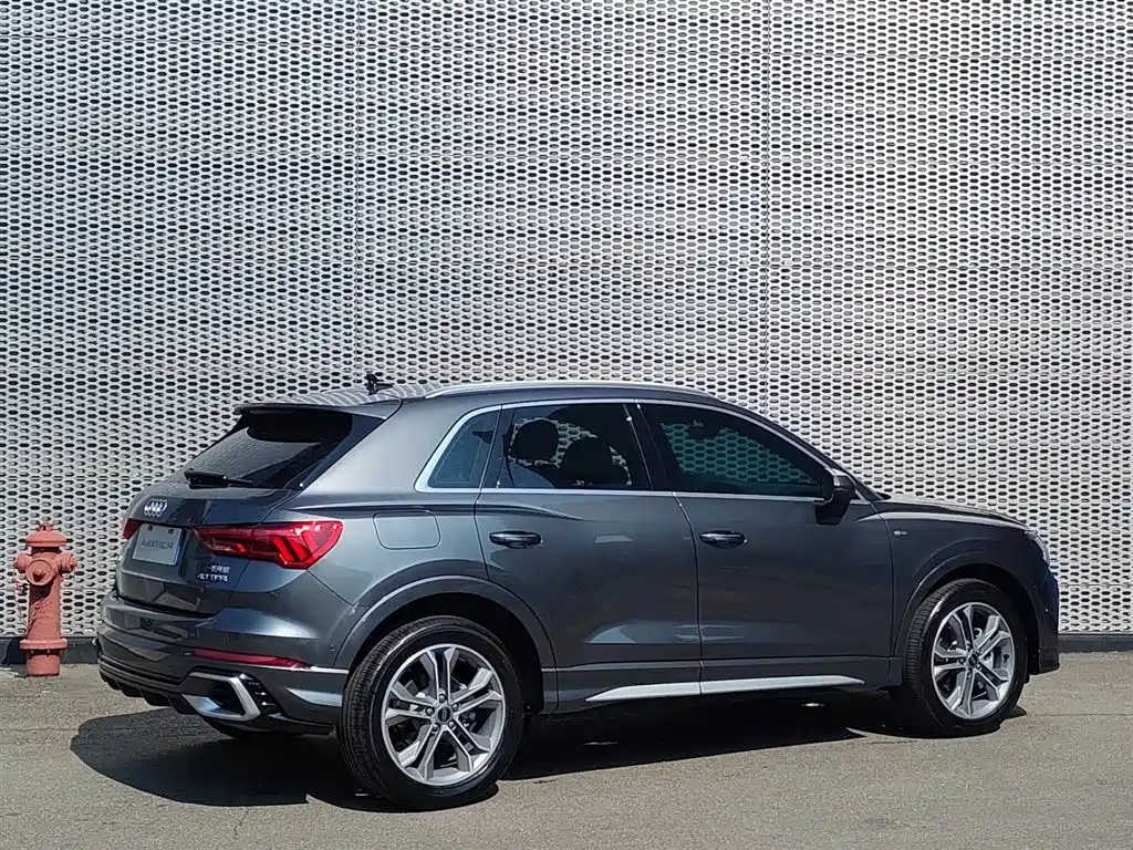 Audi Q3 — фото 4