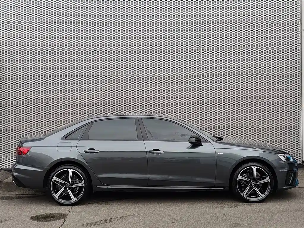 Audi A4L — фото 3