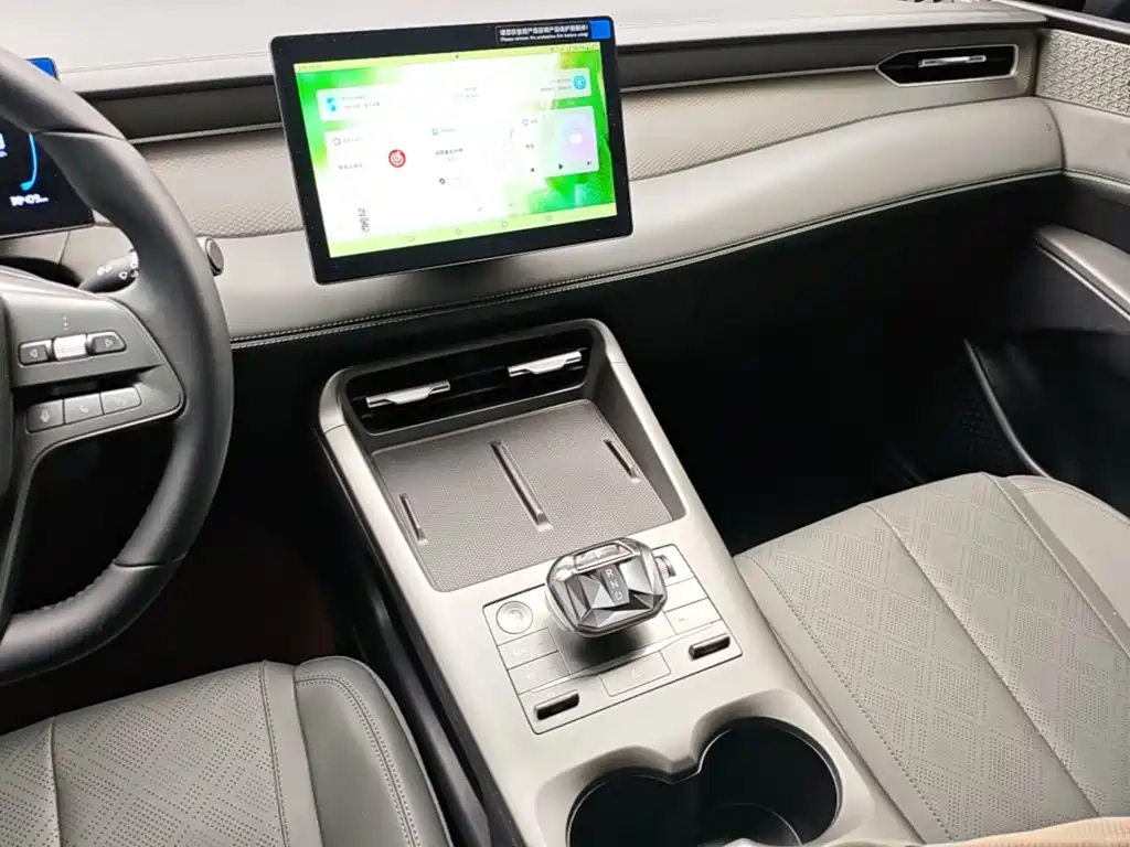 BYD Qin PLUS — фото 13