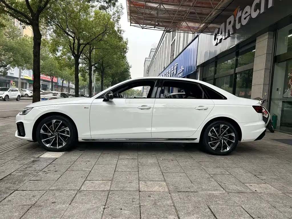 Audi A4L — фото 14