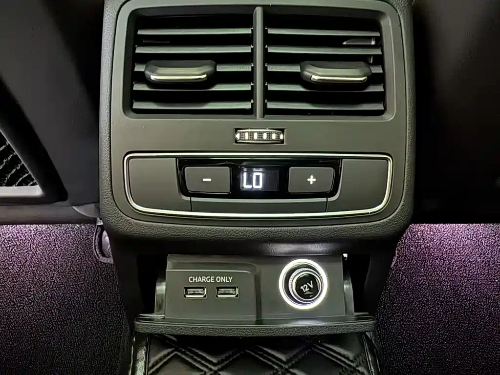 Audi A4L — фото 17