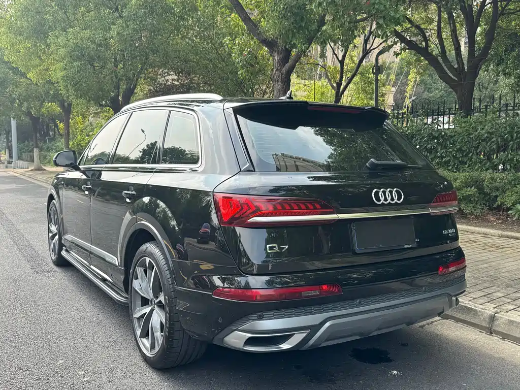Audi Q7 — фото 4