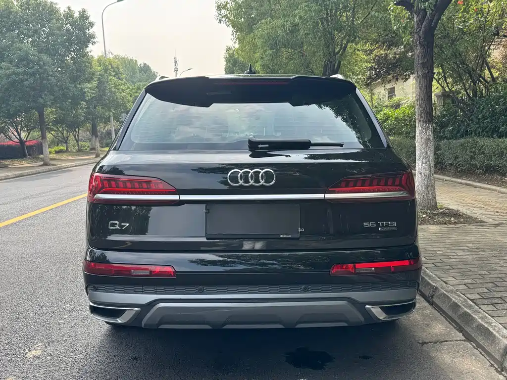 Audi Q7 — фото 5
